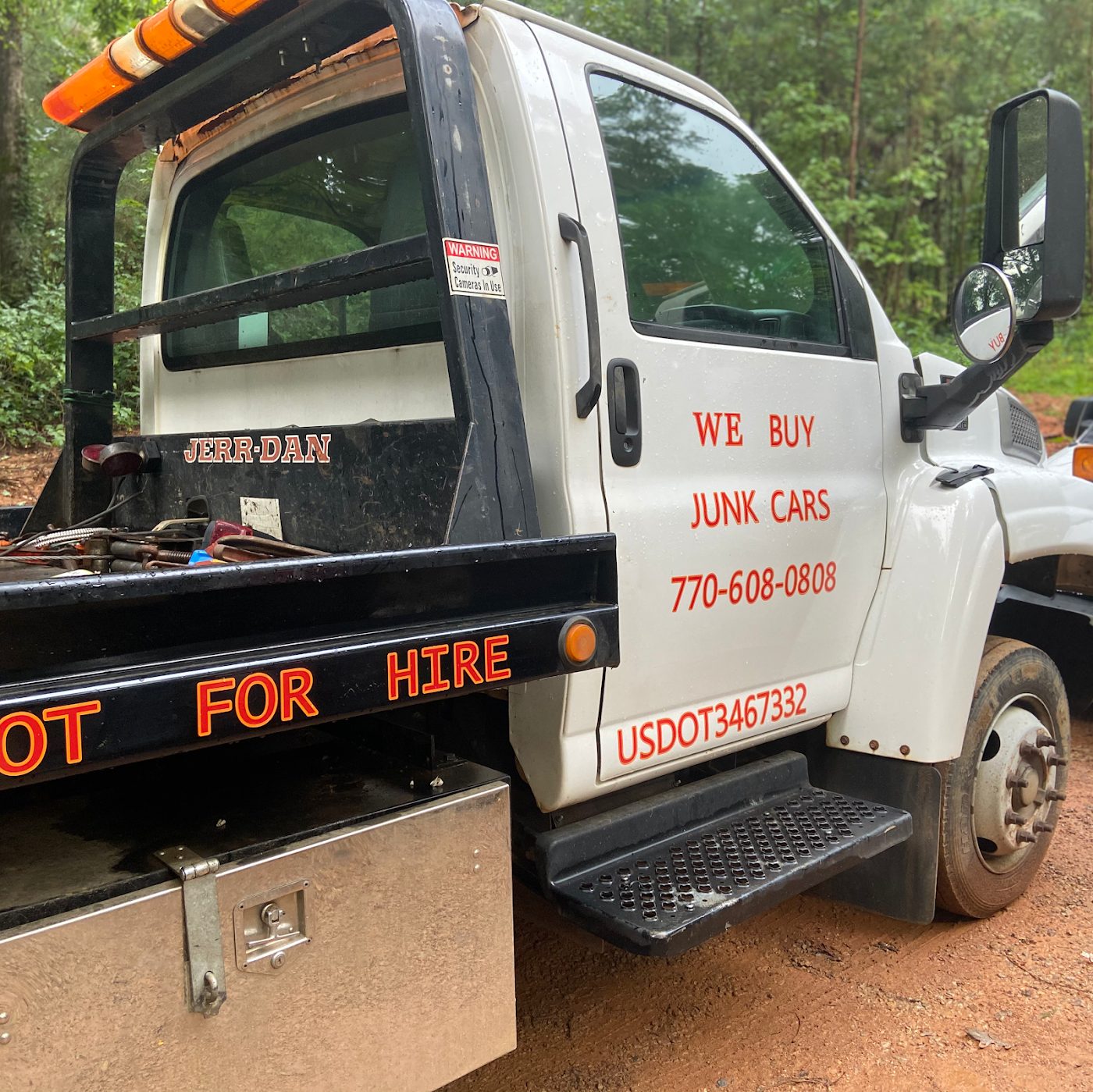 Mike&rsquo;s Junking tow truck
